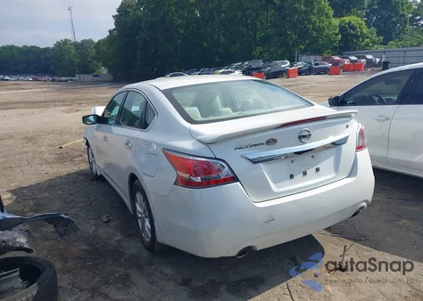 2015 Nissan Altima 2.5 S z USA, uszkodzony, nr VIN 1N4AL3AP5FC165970